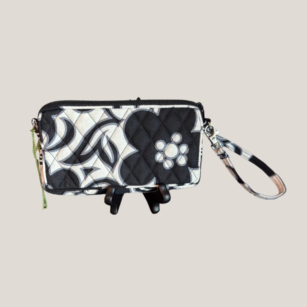 NWT Vera Bradley Night & Day Retired Zip Around Wristlet Wallet Quilted Cotton